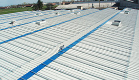 Lastre metalliche con strutture per pannelli fotovoltaici