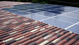 Particolare copertura con fotovoltaico integrato